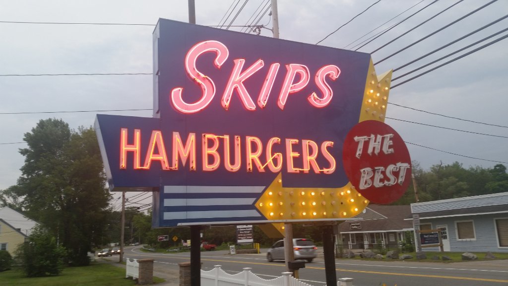 Skip`s Snack Bar